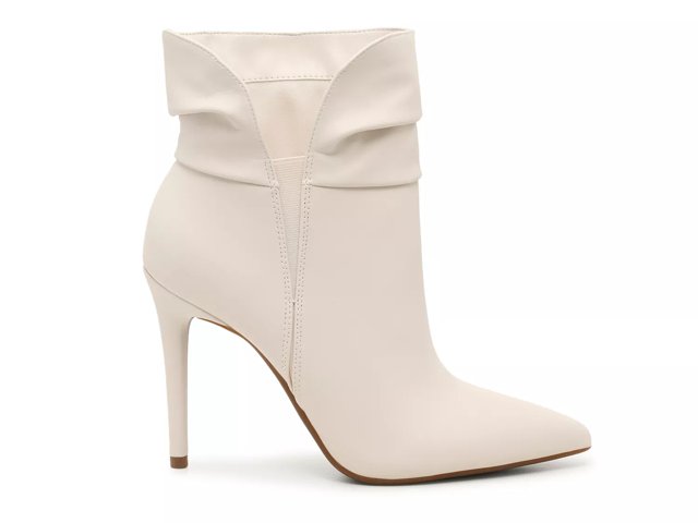 Jessica simpson hotsell white boots