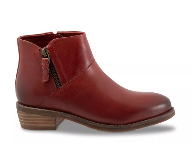 Red on sale booties dsw