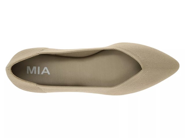Mia hotsell flats dsw