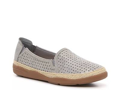 Clarks slip on hot sale sneakers womens