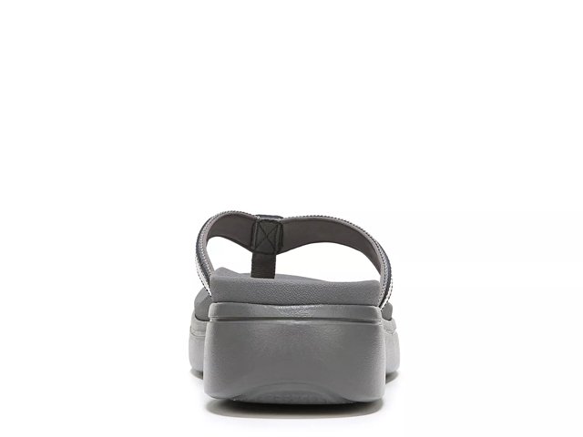 High tide outlet platform sandal