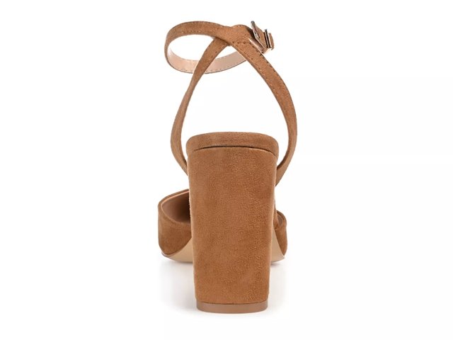 Journee Collection Tyyra Pump