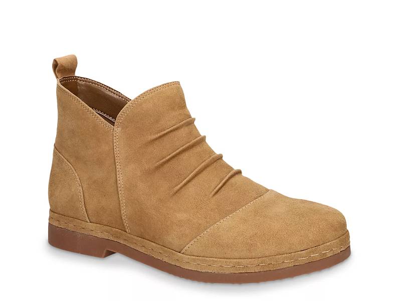 Clarks Women's Breeze Range Ruched Ankle Booties