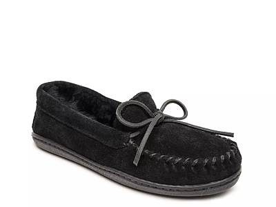 Black discount minnetonka slippers