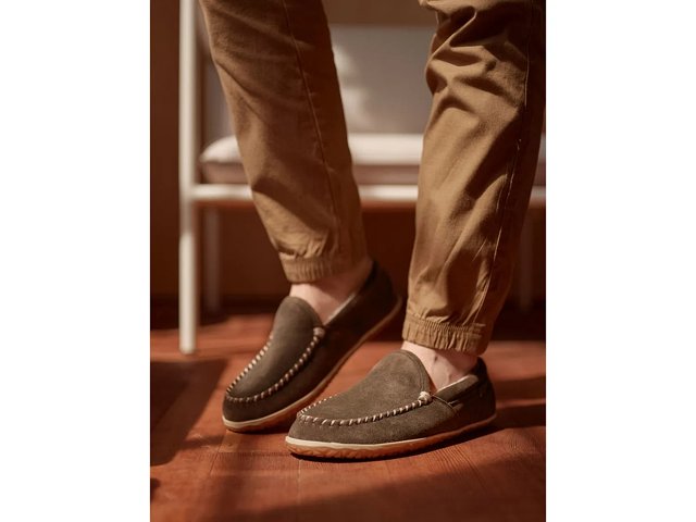 Minnetonka Tilden Moccasin Slipper