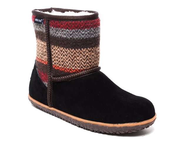 Minnetonka women's cheap snow boots