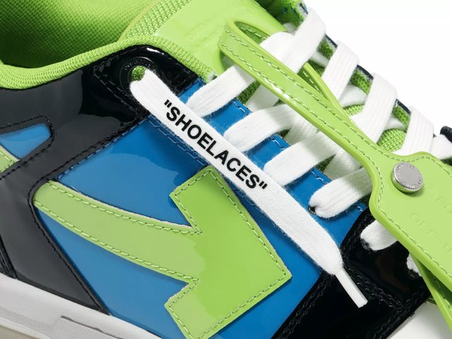 Sneaker specials store