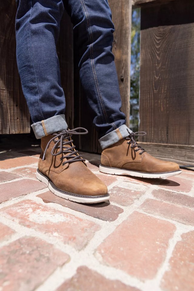 TOMS Navi Chukka Boot