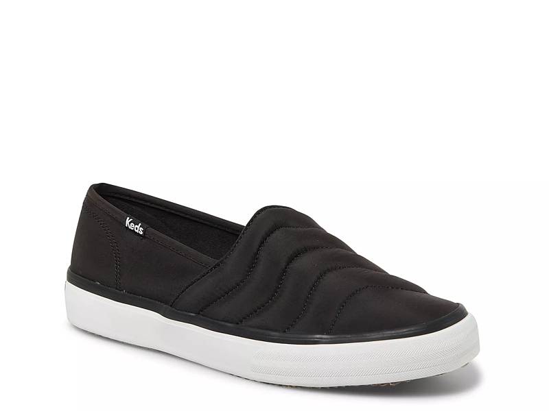 Dsw store black sneakers