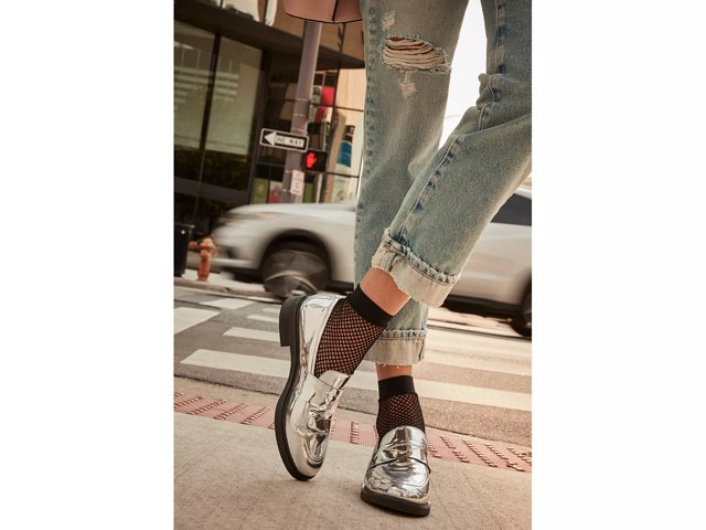 Shoes with fishnet socks sale