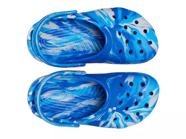 Youth size 3 crocs store