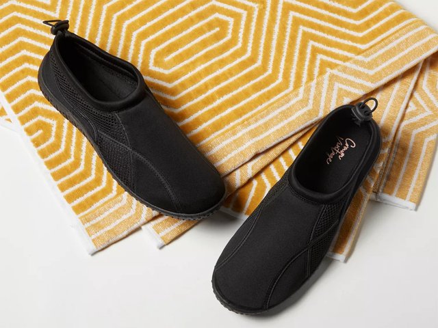 Dsw beach clearance shoes