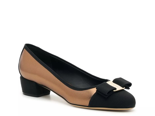 ferragamo vara pump