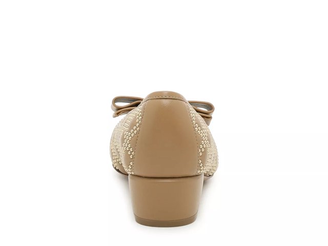 ferragamo vara pump