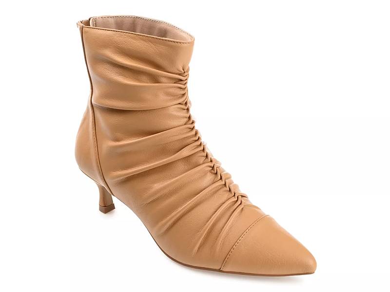 Low heel hot sale booties dsw