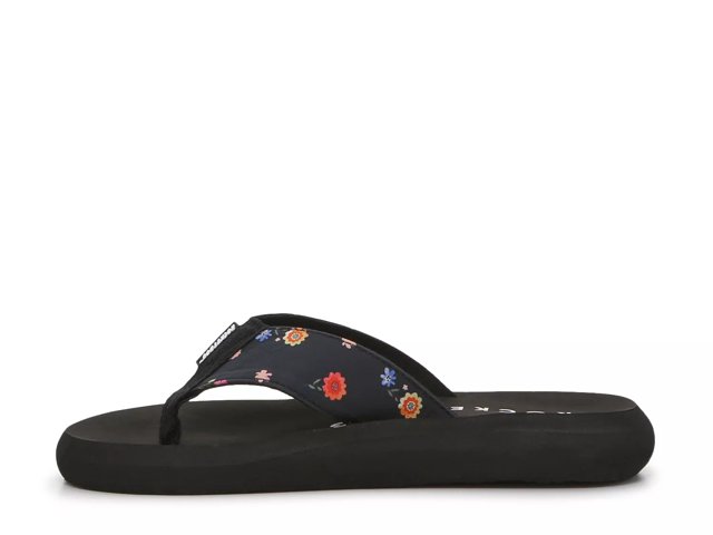 Rocket Dog® Women's Spotlight Rainbow Flip Flop