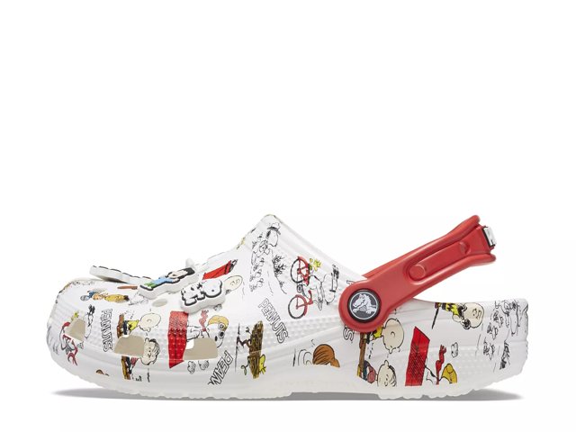 Strawberry crocs dsw 2025