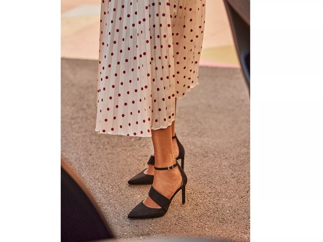 Jessica Simpson Gedreau Pump
