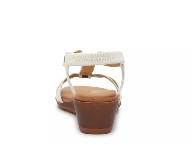 Vionic sandals macys store