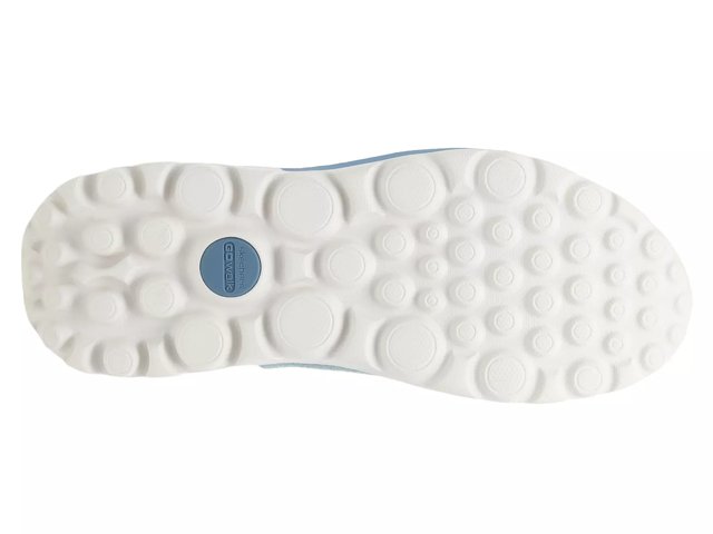 Skechers walking shoes for cheap travel