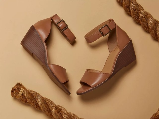 Crown vintage best sale brixie wedge sandal