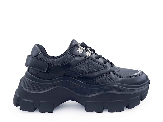 platform sneaker black
