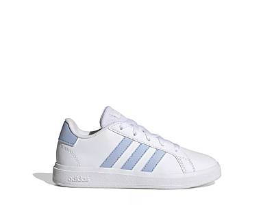 adidas Grand Court 2.0 Tennis Shoe in Blue