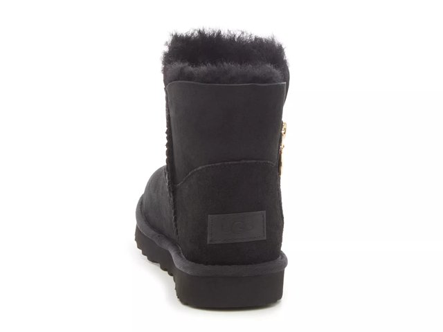 Dsw ugg shop 25 off