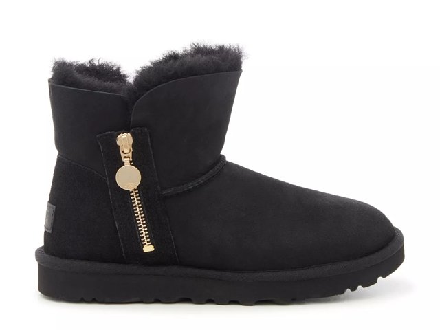 Uggs boots at sale dsw