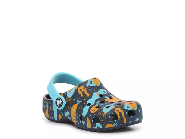 Classic top graphic clog