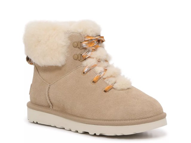 Are uggs at dsw real online