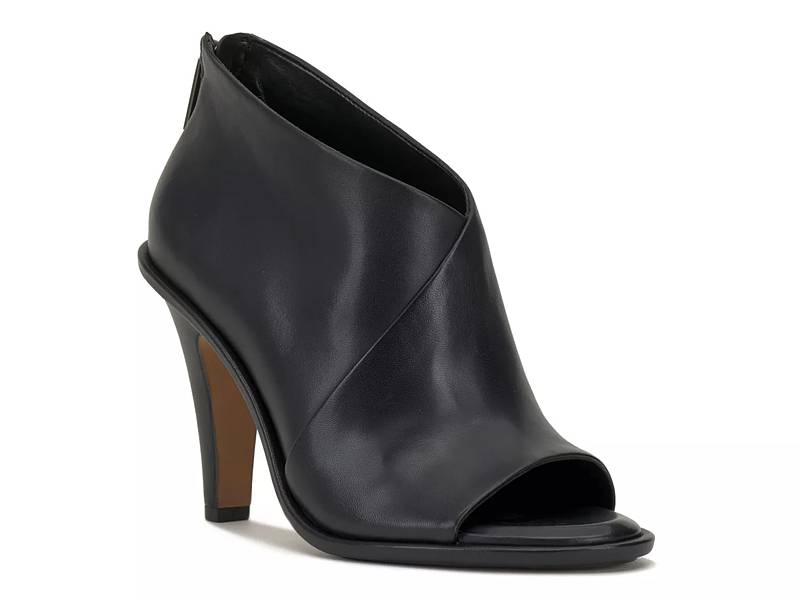 Vince camuto black 2024 peep toe booties