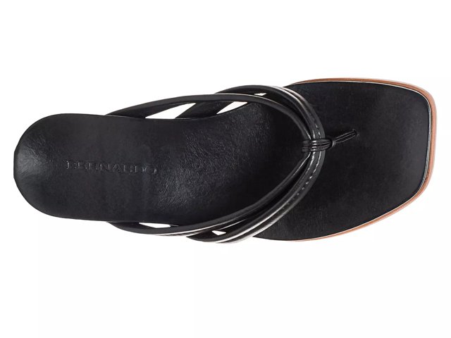 Bernardo thong sandals best sale