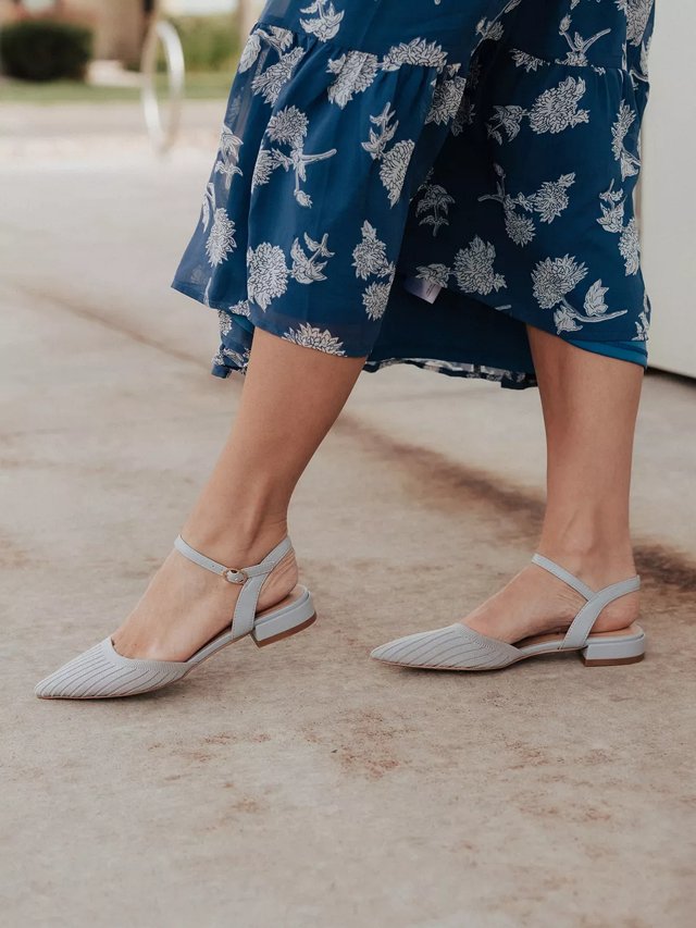 Journee collection flats discount
