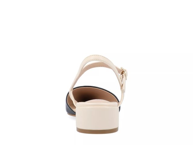 Clarks brynn pump sale