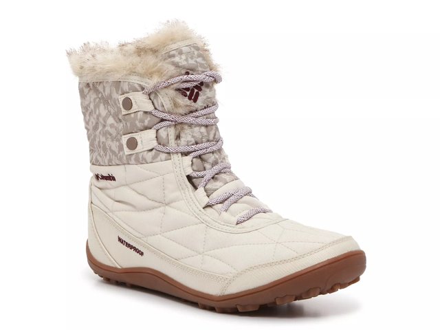 Columbia quilted boots top
