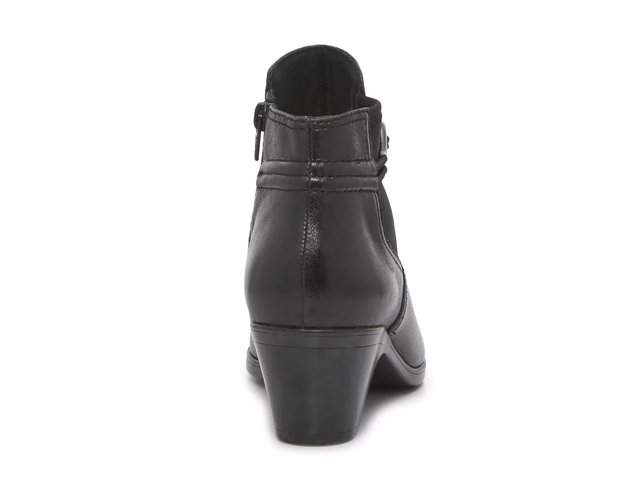 Clarks women's emslie store moxie ankle bootie