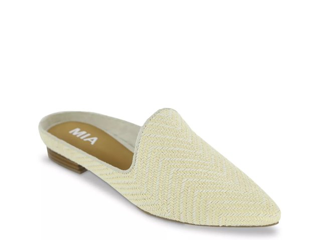 Mia hotsell flats dsw