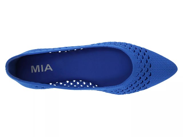 Mia Lovi Flat
