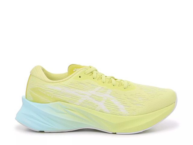 Asics novablast w sale