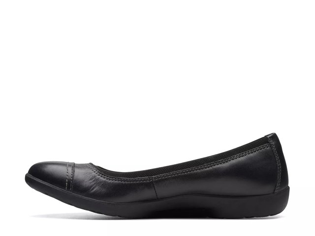 Clarks flat shoes size 6 deals