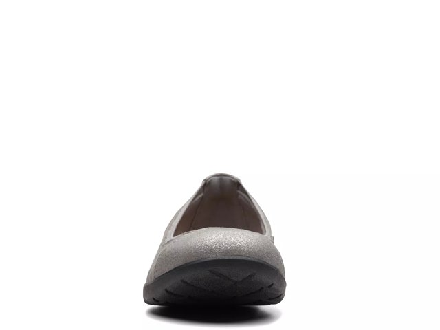 Clarks on sale flats dsw