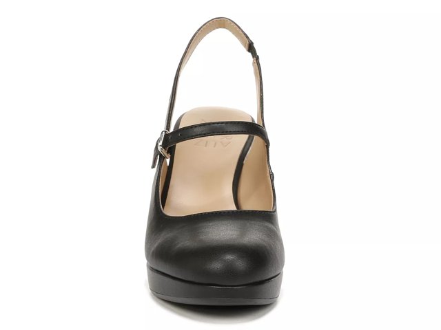 naturalizer berlin pumps