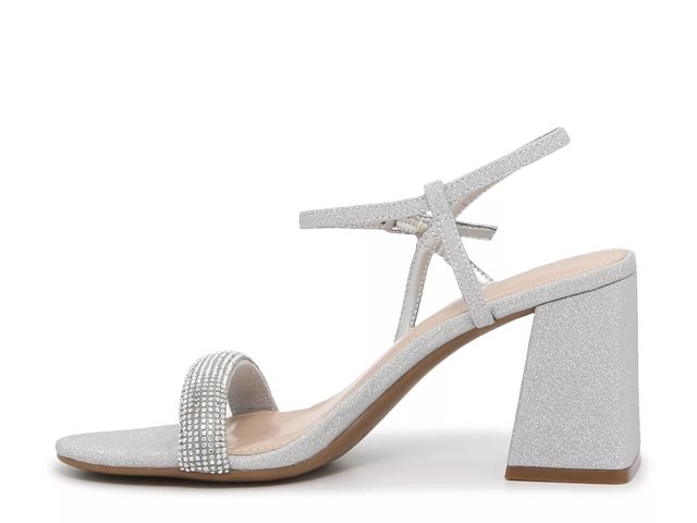 Wide heeled sandals sale
