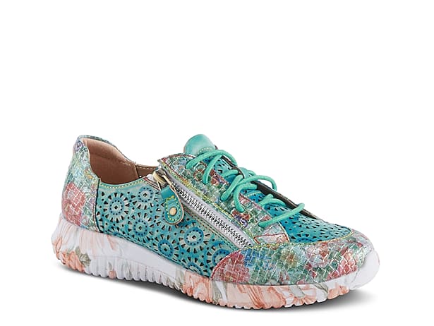 MAXIMA Baby Blue Multi Sneaker  Women's Designer Blue Sneakers – Steve  Madden