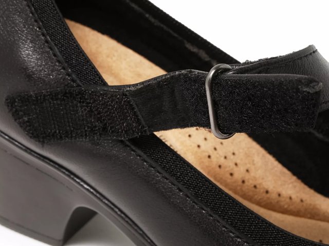 Dsw naot sale