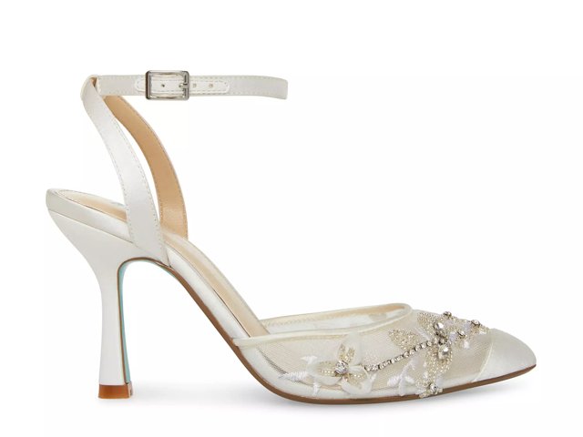Betsey Johnson Micki Pump