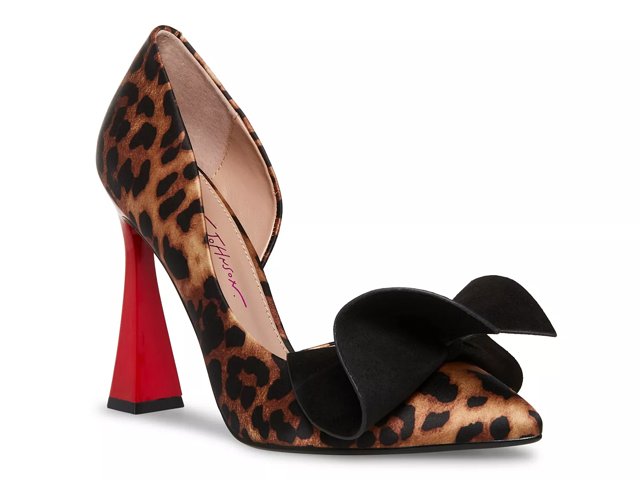 Betsey Johnson Nobble Pump