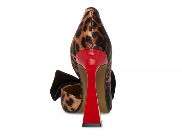 Betsey Johnson Nobble Pump