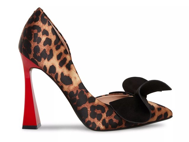 Betsey Johnson Nobble Pump